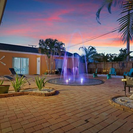 Coastal Villa W Amazing Courtyard - Splash Pad! Sarasota Bagian luar foto