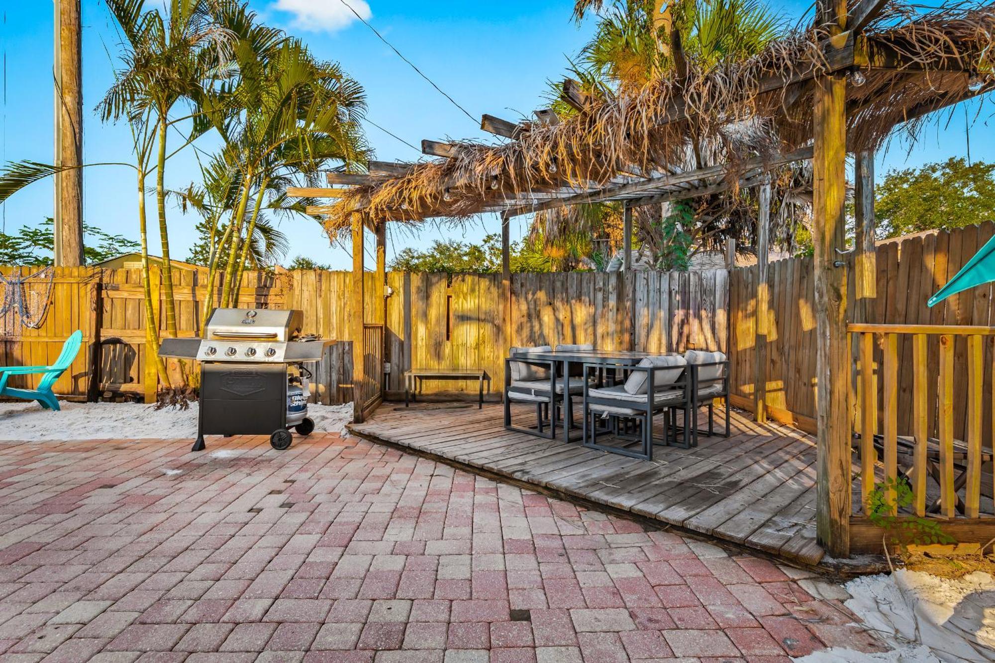 Coastal Villa W Amazing Courtyard - Splash Pad! Sarasota Bagian luar foto