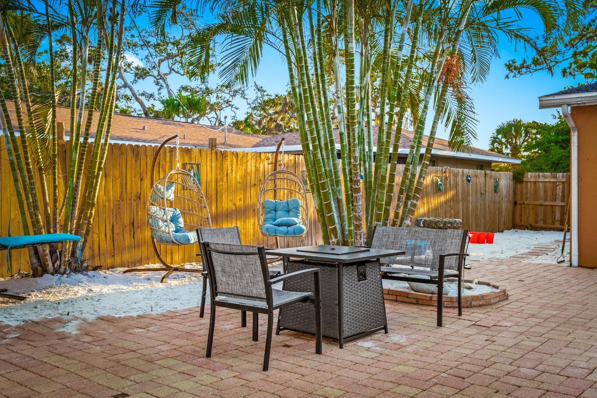 Coastal Villa W Amazing Courtyard - Splash Pad! Sarasota Bagian luar foto